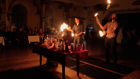 Maturitn&iacute; ples HC4 barmansk&aacute; show