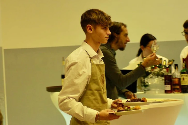 9CA04D4B-D45B-4077-848A-3CFBF2C839DB