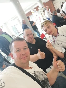 Vezeme stř&iacute;brnou medaili