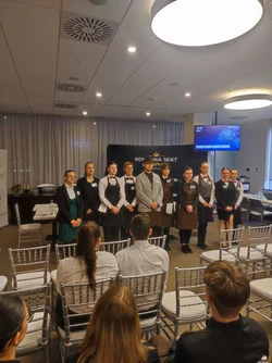 e9183312-9b56-4fb2-8da8-fcb5e3fa07a9