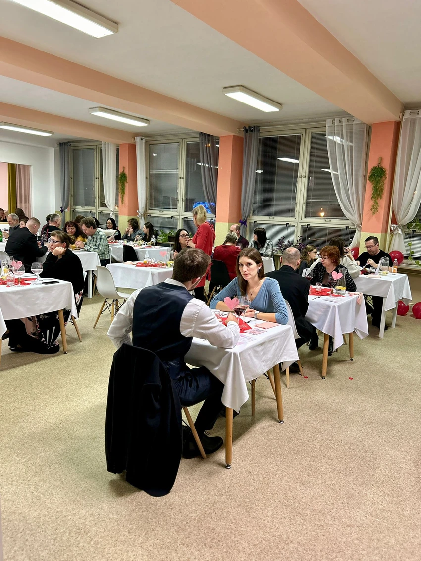 Valent&yacute;nsk&aacute; večeře