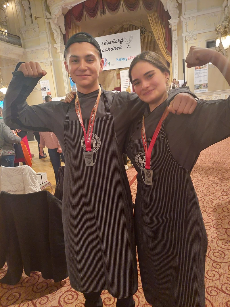 2 stř&iacute;brn&eacute; medaile